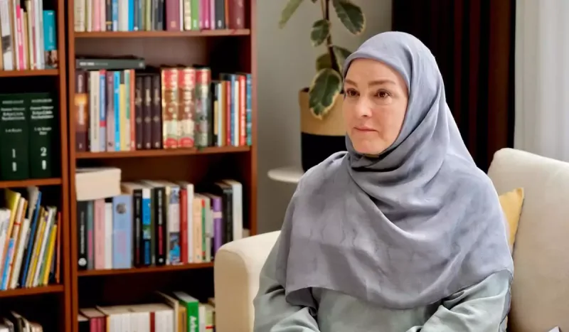 Məlahət Abbasova hicab bağladı