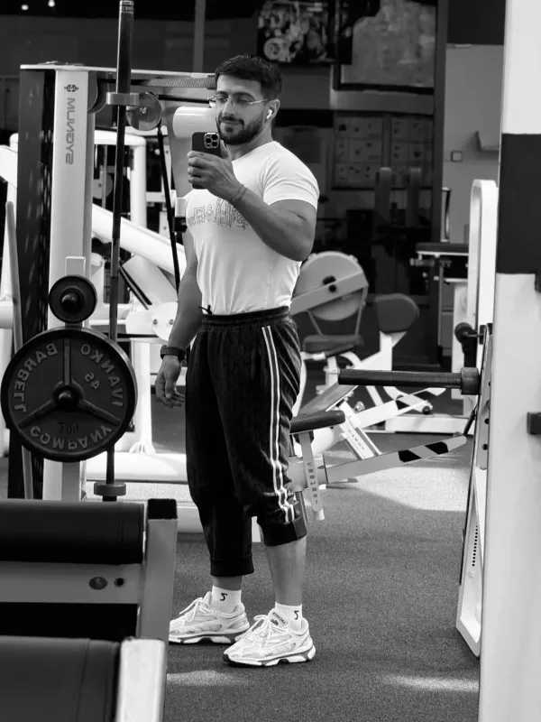 Abbasın idman zalında fotoları…