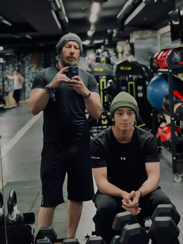 Kamran 20 yaşlı oğlu ilə