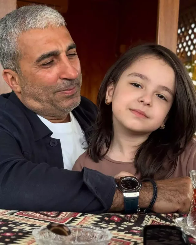 Rafael İskəndərov nəvəsi ilə