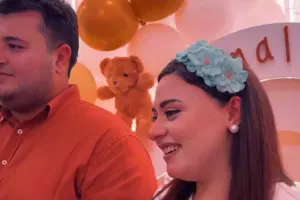 Almaxanım yeni doğulan oğulları ilə