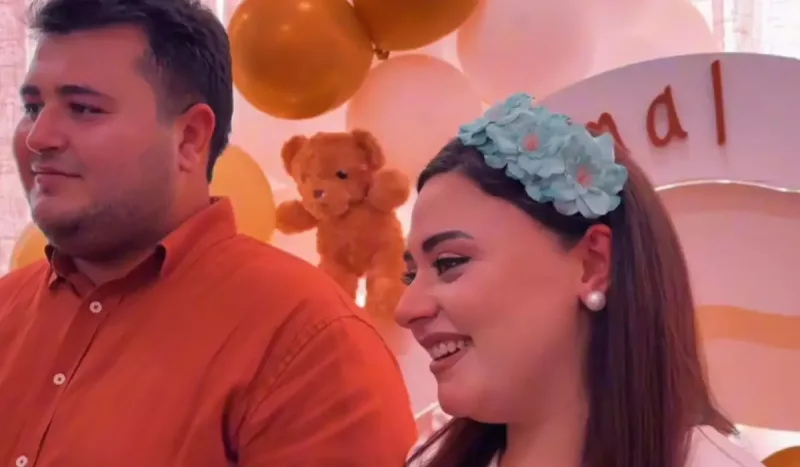 Almaxanım yeni doğulan oğulları ilə