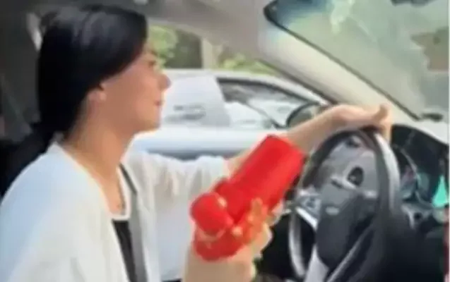 Tanınmış tiktoker qaydaları yenidən pozdu - Video