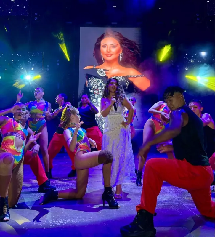 Şəbnəmin rəqqasələri diqqət çəkdi