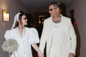 Hamilə olan aktrisa ərindən ayrılır