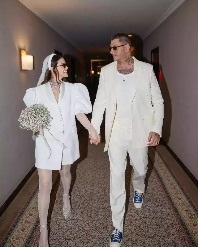 Hamilə olan aktrisa ərindən ayrılır