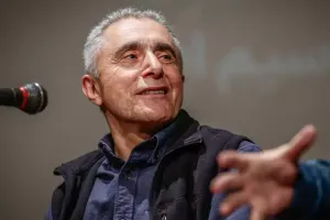 Alim Qasımov studiyaya girib rep dedi