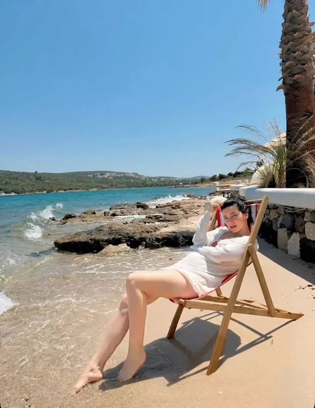 Mervedən bikinidə fotolar