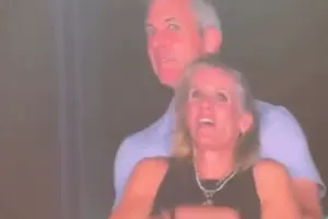 Xəyanət konsertdə üzə çıxdı