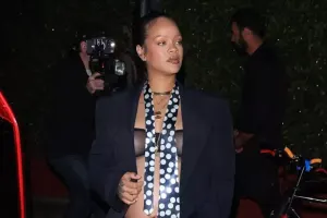 Rihannadan iddialı hamiləlik “look”u