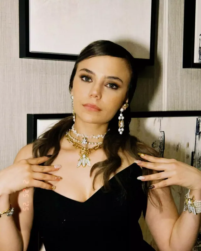 Türk aktrisalar arasında qalmaqal