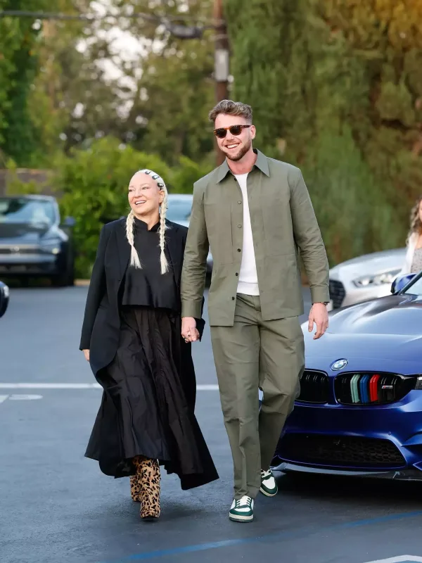 Sia boşanmadan yeni sevgilisi ilə görüntüləndi