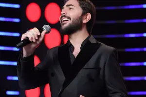 Elçin bu dəfə şəhid övladları üçün oxudu