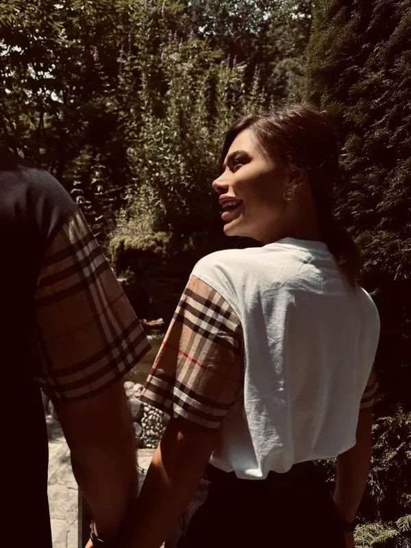 Aysunun yeni sevgilisi var?