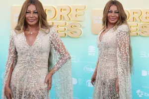 Kazımova “DreamFest”in firuzəyi xalısında