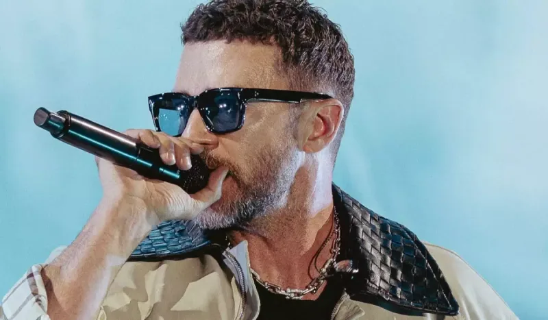 Castin Timberleyk Bakıdadır!