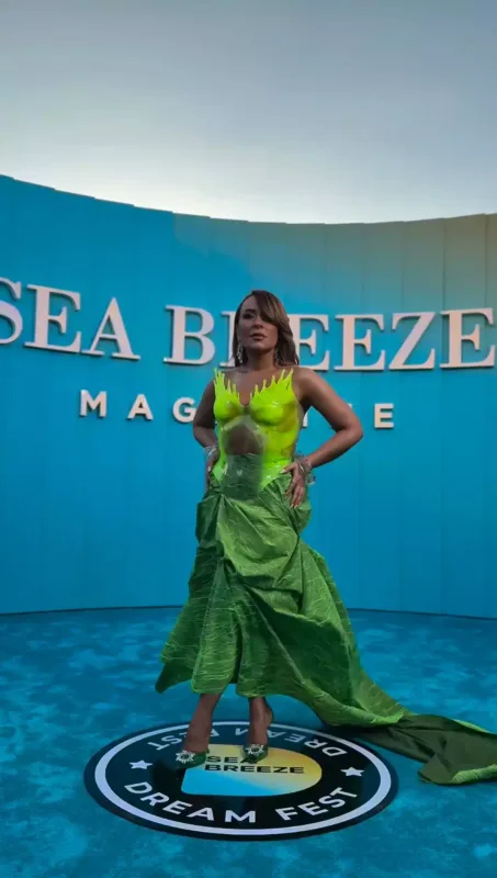 Bir-birinin geyiminə sataşdılar