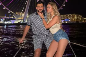 Mikanı qısqanan sevgilisi aparıcını döydü