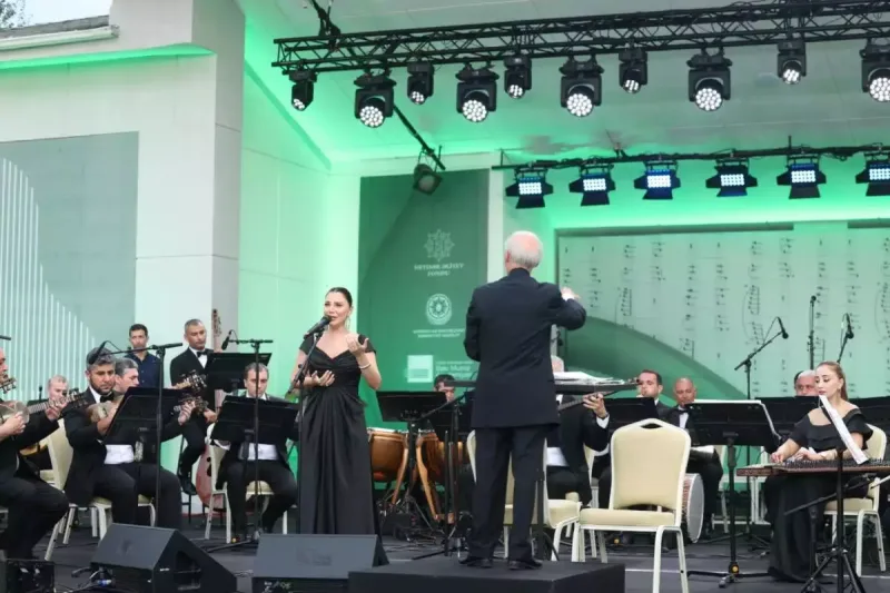 Yüksəkvəzifəli şəxslər festivalda - Fotolar