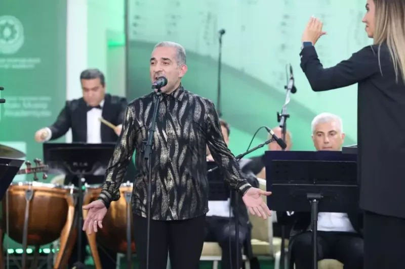 Yüksəkvəzifəli şəxslər festivalda - Fotolar