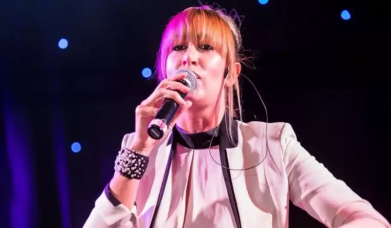 İnqrid Azərbaycanca oxudu