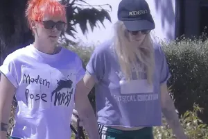 Tanınmış aktrisa xanımı ilə