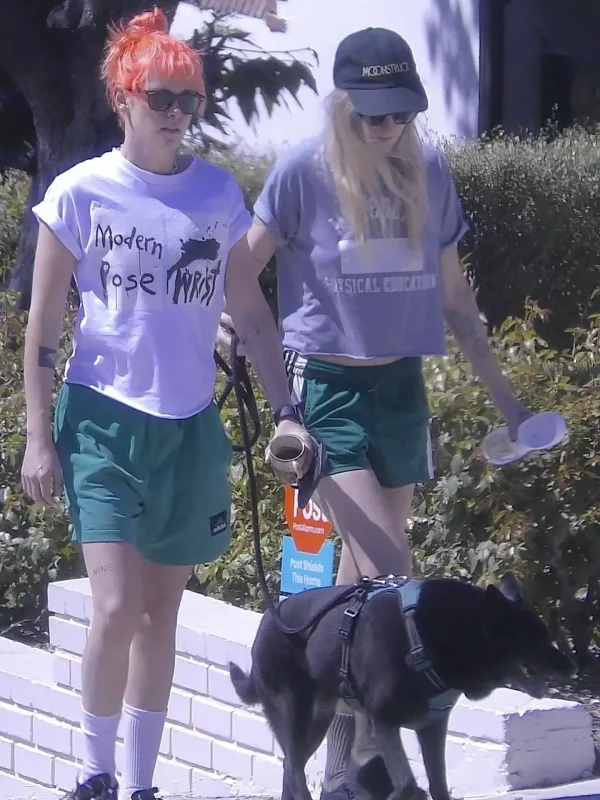 Tanınmış aktrisa xanımı ilə