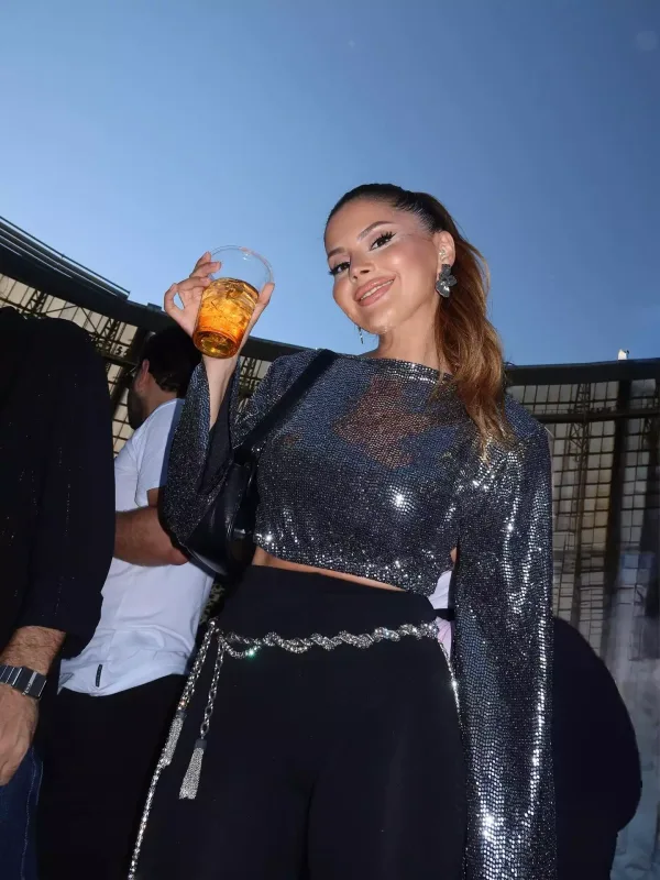 Konsertə kim, nə geyindi?