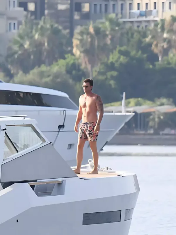 Kıvanç 70 milyonluq yaxtasında