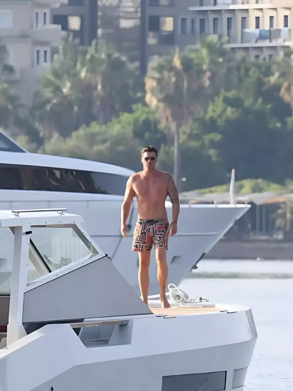 Kıvanç 70 milyonluq yaxtasında