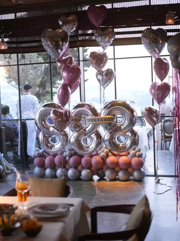 Nəsrinin 43 yaş partisi