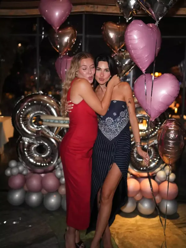 Nəsrinin 43 yaş partisi