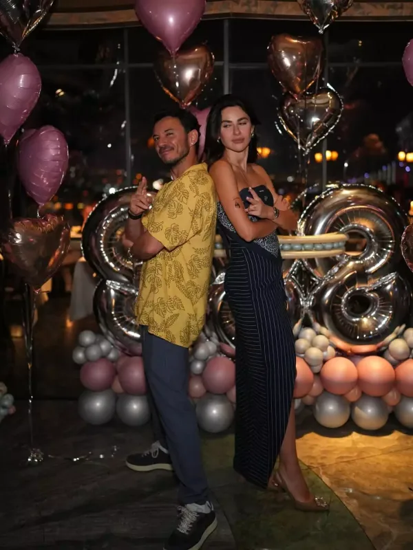 Nəsrinin 43 yaş partisi