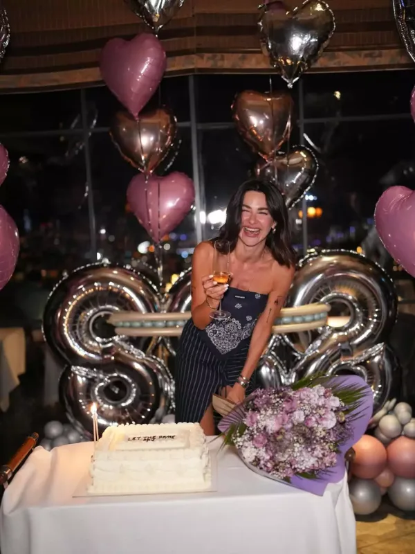 Nəsrinin 43 yaş partisi