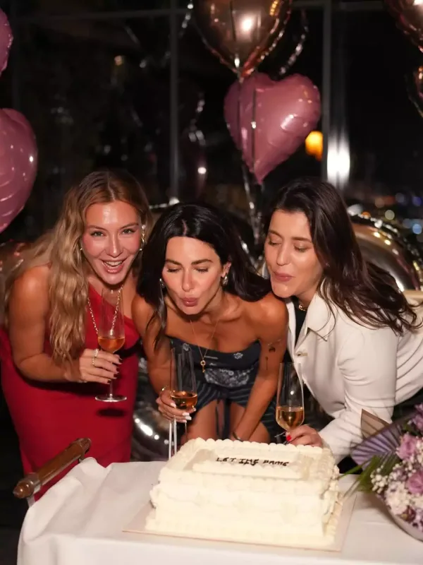 Nəsrinin 43 yaş partisi