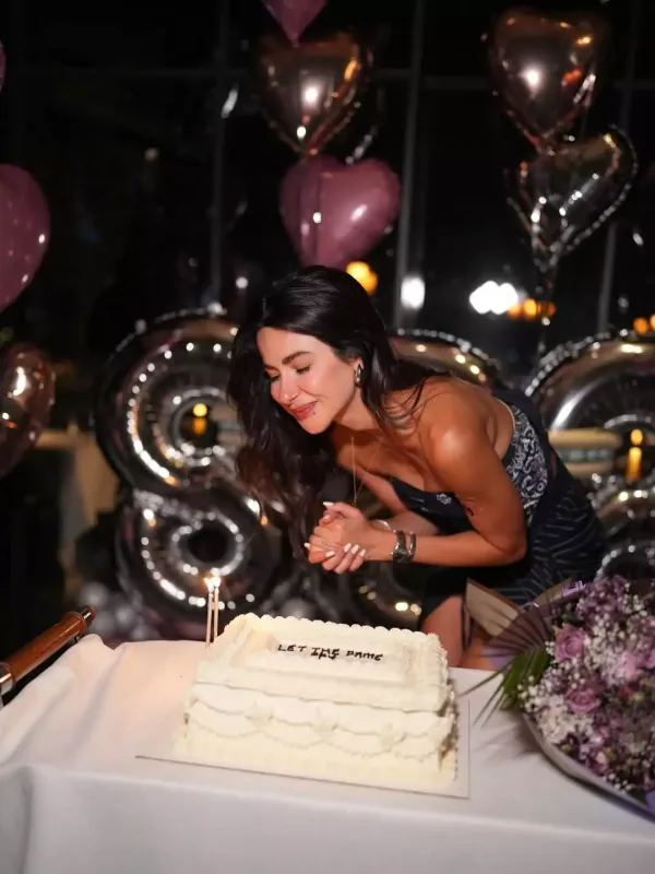 Nəsrinin 43 yaş partisi