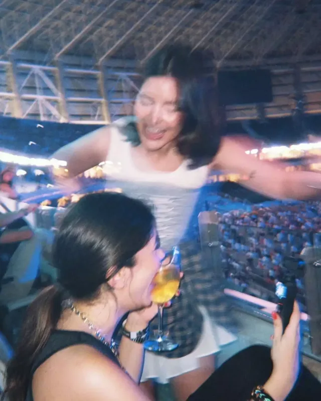 Məşhur türk influenserin Bakı paylaşımı