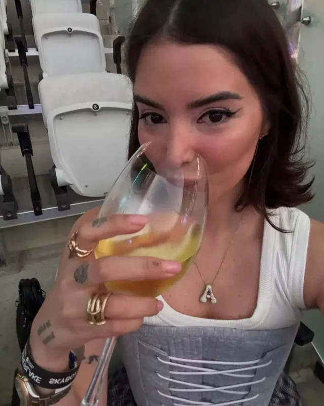 Məşhur türk influenserin Bakı paylaşımı