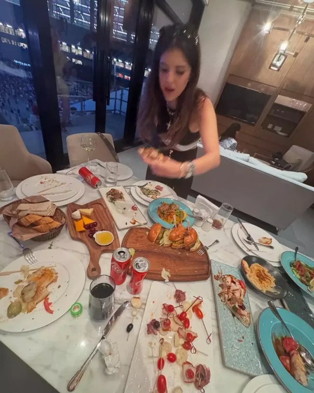 Məşhur türk influenserin Bakı paylaşımı