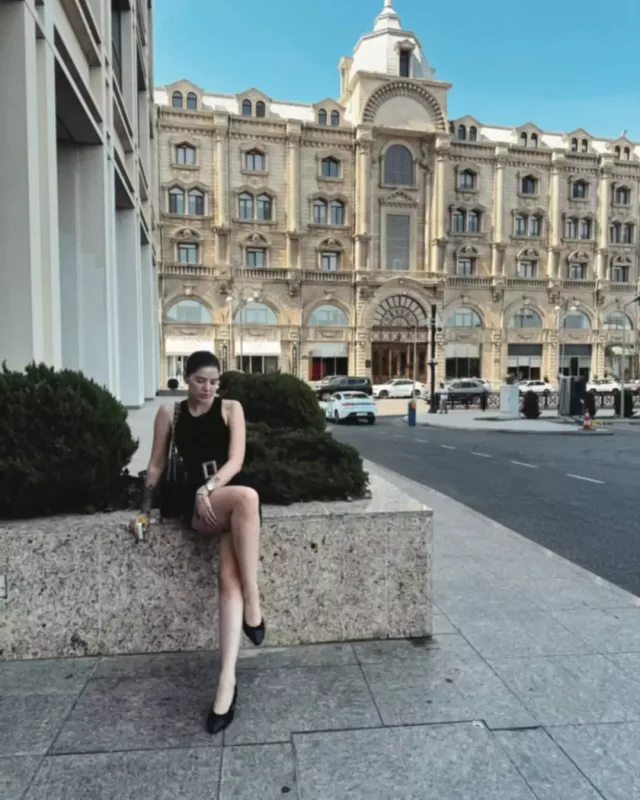 Məşhur türk influenserin Bakı paylaşımı