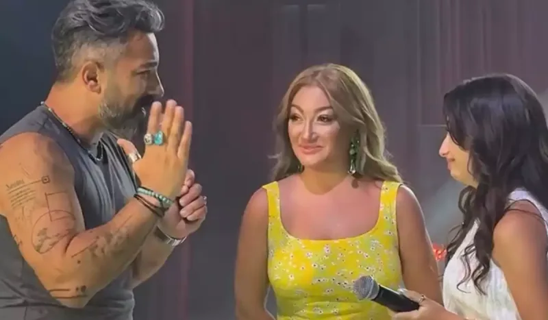 Zümrüd qızına ad günü etdi