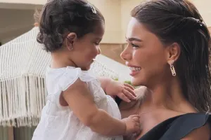 Aysun ilk dəfə qızını paylaşdı