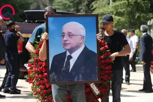 Elçin Əfəndiyev atasının yanında dəfn olundu - Fotolar