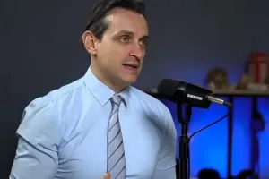 Qadınlar işləməsin deyən Fərhad Pərvizini qadınlar işdən çıxardı