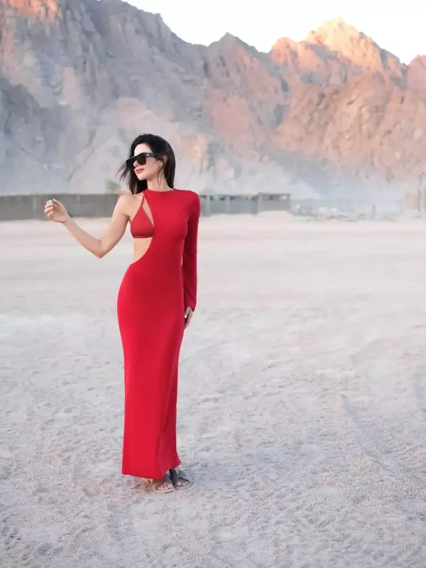 Nəsrinin qırmızı tərzi