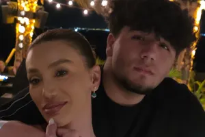 Röya Ayxan oğlu ilə tətildə