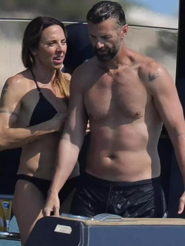 Əzələləri ilə diqqət mərkəzində