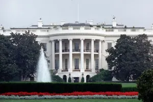 Ağ Evin qarşısında Azərbaycan himni - Video