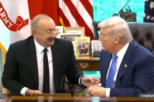 Trampdan İlham Əliyevə hədiyyə