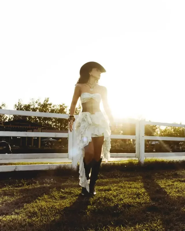 Mehindən kovboy tərzində fotosessiya